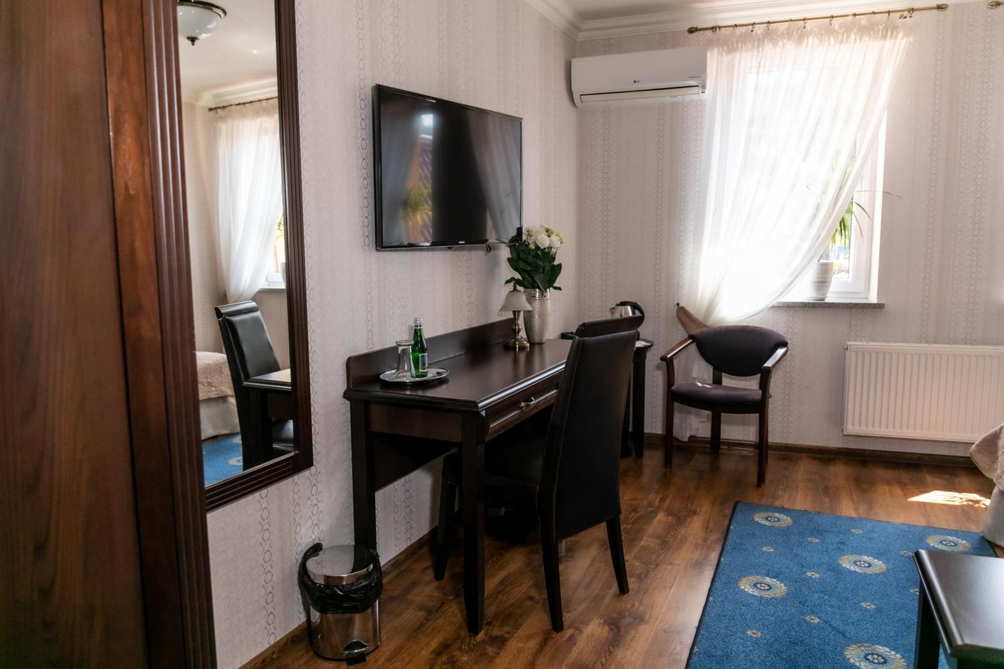 Olawian Hotel Oława Eksteriør bilde