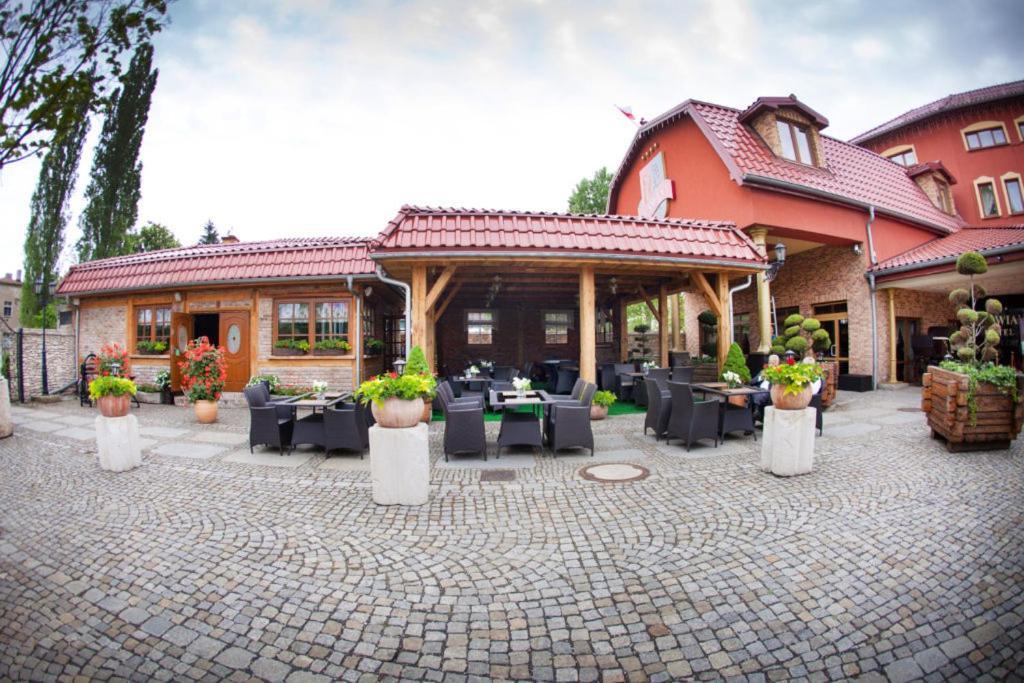 Olawian Hotel Oława Eksteriør bilde
